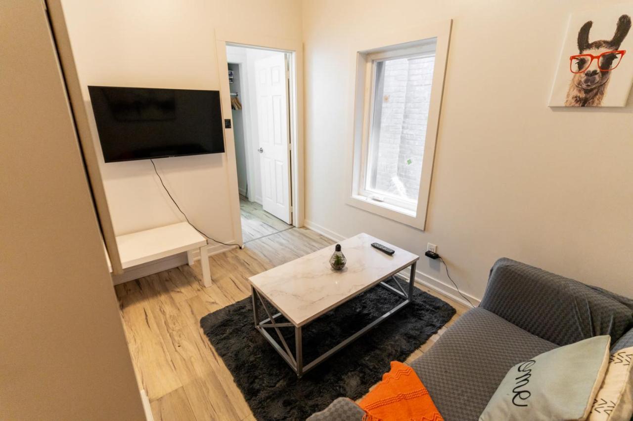 Modern 1 Bedroom Apartment With In-Suite Laundry Hamilton Exterior foto