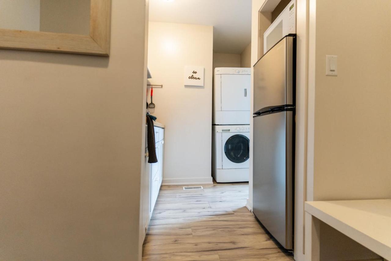 Modern 1 Bedroom Apartment With In-Suite Laundry Hamilton Exterior foto